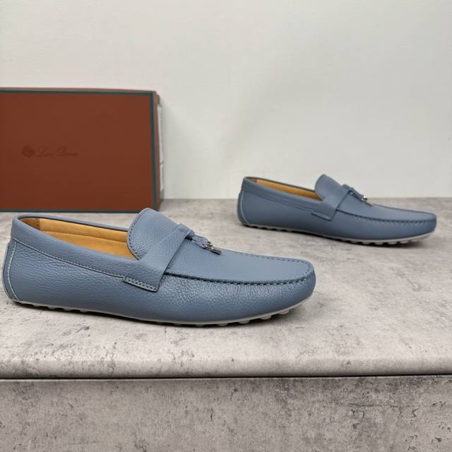 Loropiana Dot Sole Walk Men's Moccasin! Crafted with meticulous attention to det