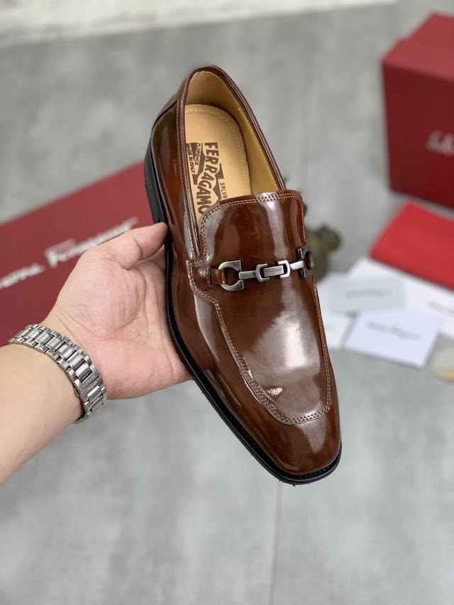 Factory Price P Real Price Salvatore Ferragamo's latest men's casual business le