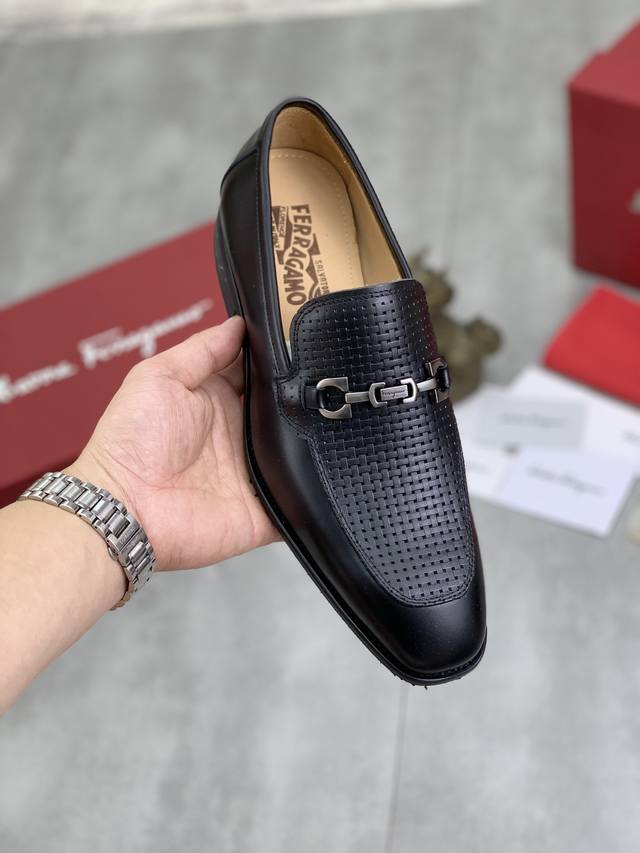 Factory Price P Actual Price Salvatore Ferragamo's latest men's casual business