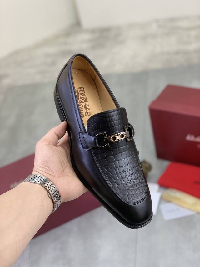 Factory Price (P) Real Price Salvatore Ferragamo Men's Latest Water-Dyed Calfski