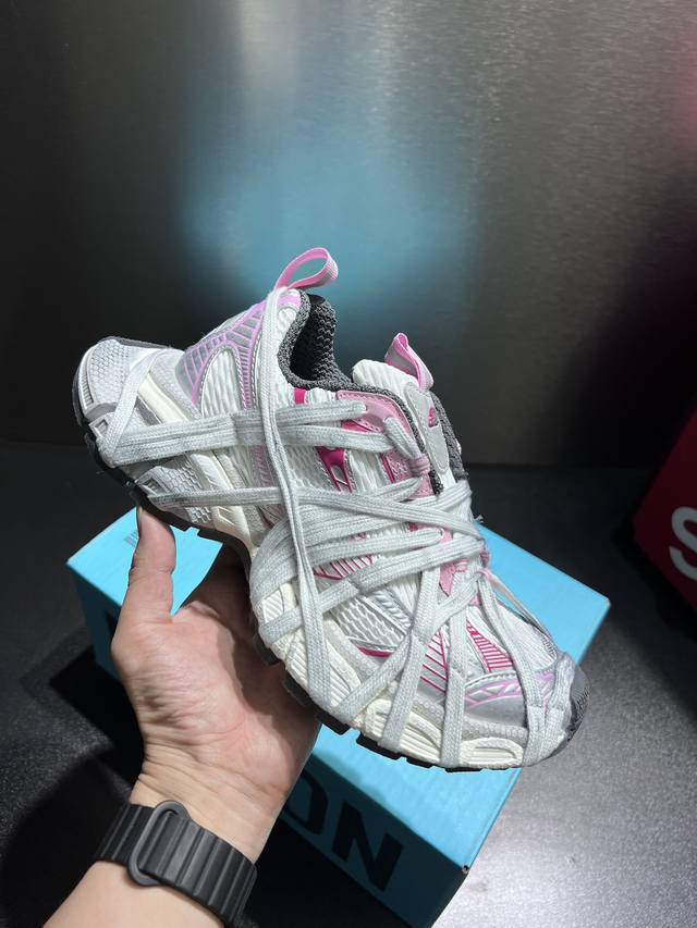 fully authentic Phantom Sneaker 3Xl 24Ss lace-up model, a brand-new, tenth-gener