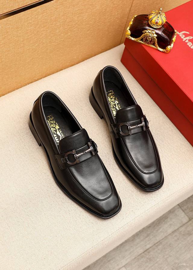 Product Trademark: Ferragamo Salvatore Ferragamo Casual Leather Shoes Standard S