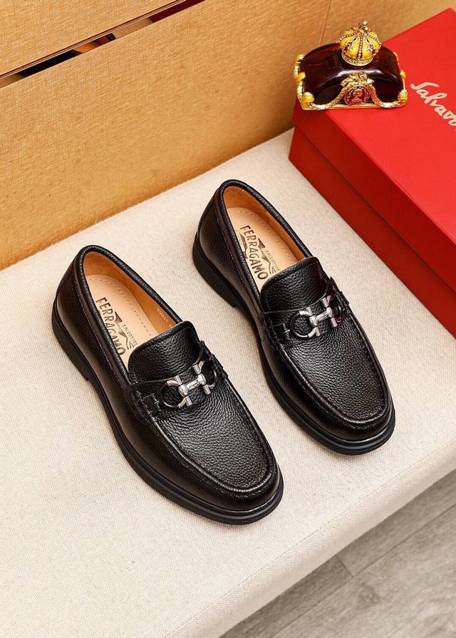 Product Trademark: Ferragamo Salvatore Ferragamo Casual Leather Shoes Standard S