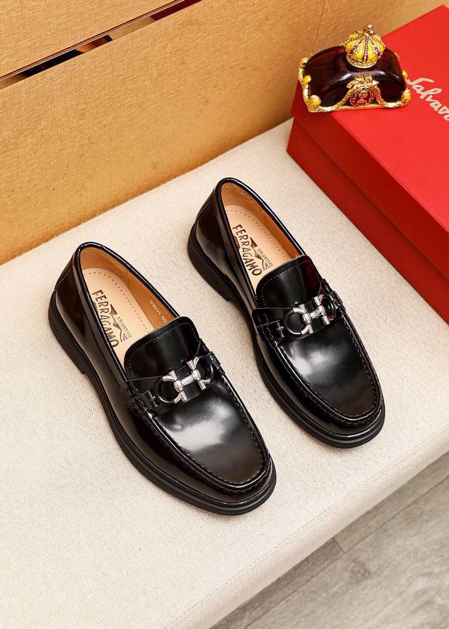 Product Trademark: Ferragamo Salvatore Ferragamo Casual Leather Shoes Standard S