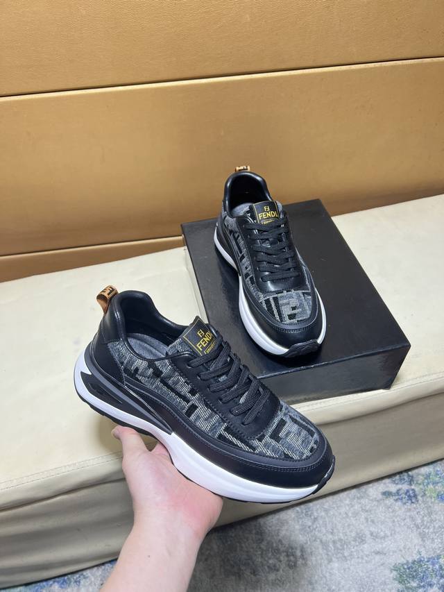 Fendi top purchasing agent men's 2025 Hong Kong counter simultaneous sale. Sole: