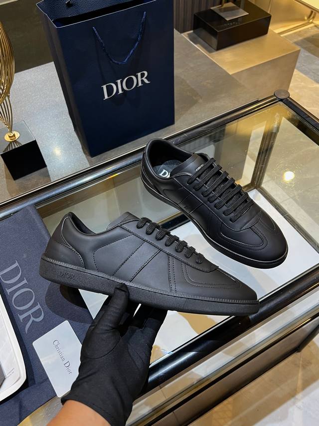 Dior new model, very classic and comfortable German training shoes, couple style