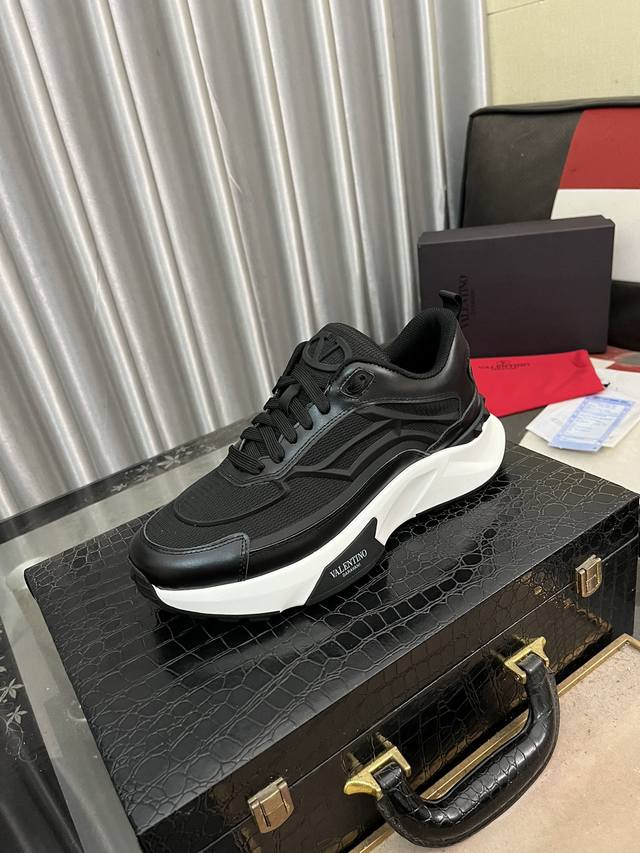 Factory Price Pp: Fashion brand Valentino, casual shoes Size: 38-44 45 can be cu