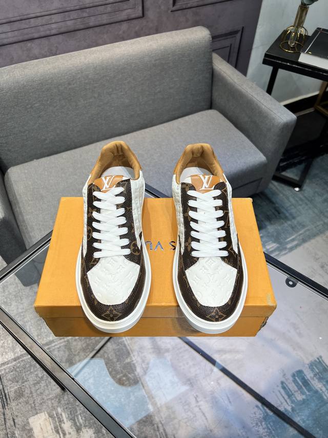 Lv's latest trendy casual shoes are a hit in physical stores. New arrivals for s