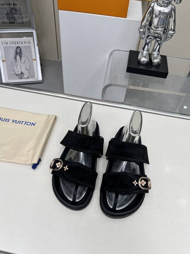 Louis Vuitton's new slippers are now on sale. 1:1 high-end customization, instan