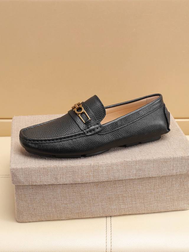 Factory Price Ferragamo popular fashion casual slip-on shoes, 1:1 production at