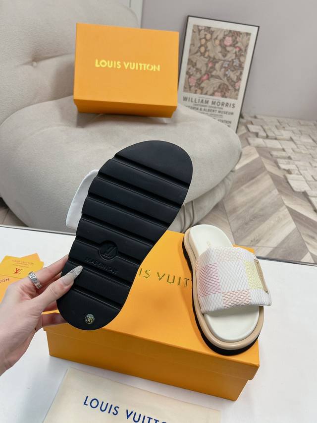 Lv Donkey L brand's popular embossed logo sandals. These Pool Pillow Comfort fla