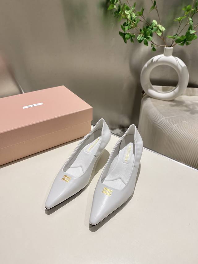 Factory Miu Miu catwalk style 2025 spring and summer new high-heeled shoes. Inte