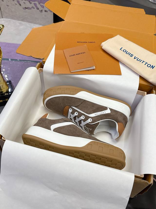 Factory Price P: Top-of-the-line Louis Vuitton classic catwalk new hollow rubber