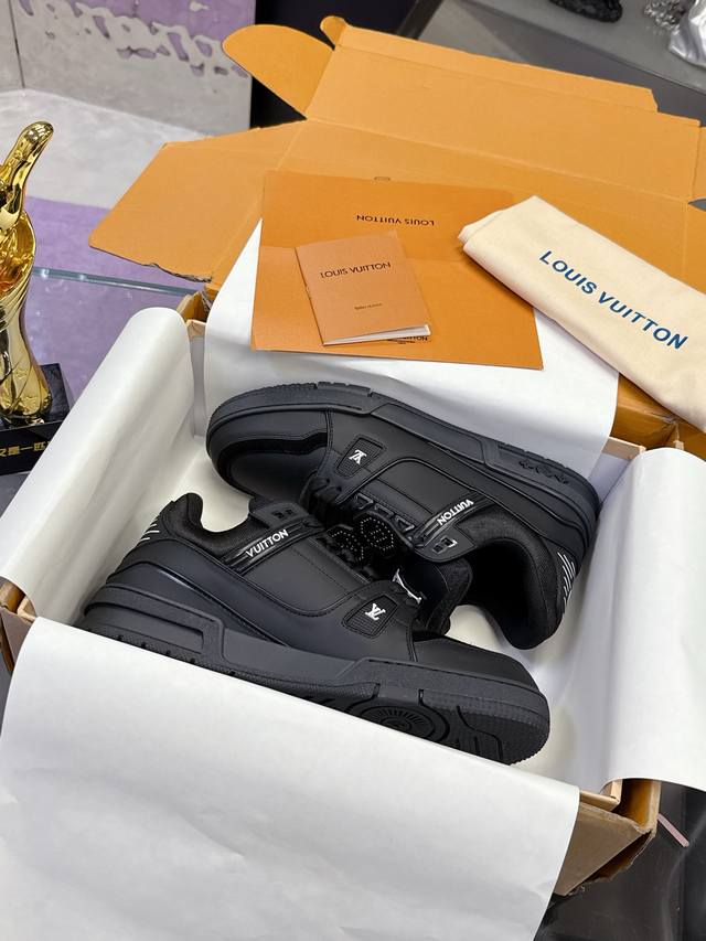 Factory Price: This Lv Trainer sneaker pays tribute to the collaboration between