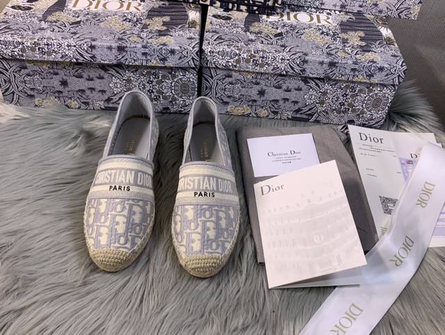 Dior 3D embroidered straw fisherman's shoes. Top quality, original packaging. Fa