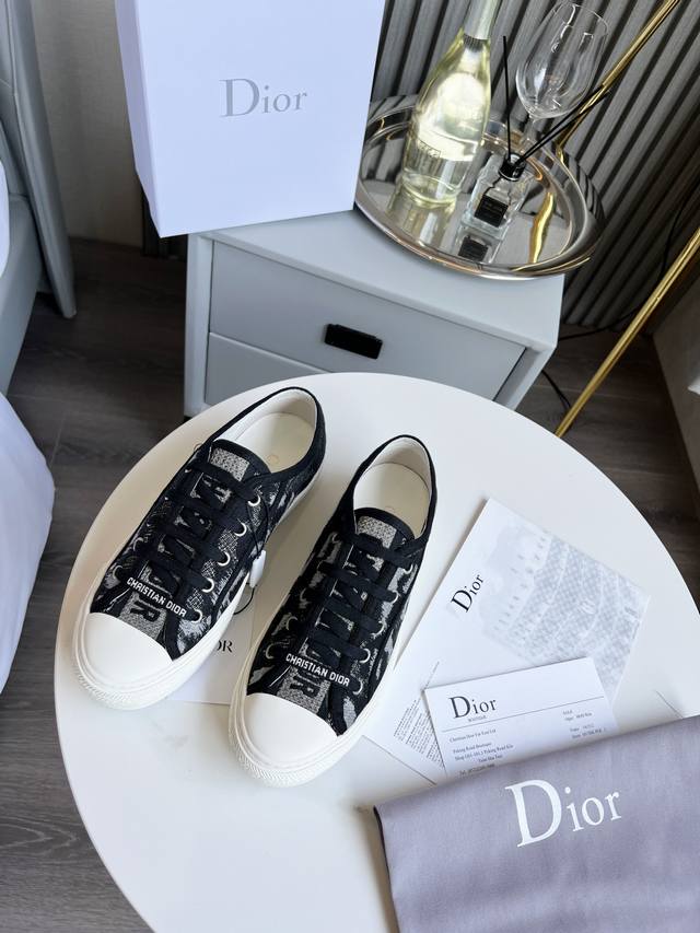 Dior Spring/Summer new embroidered garden shoes crane series, original replica,