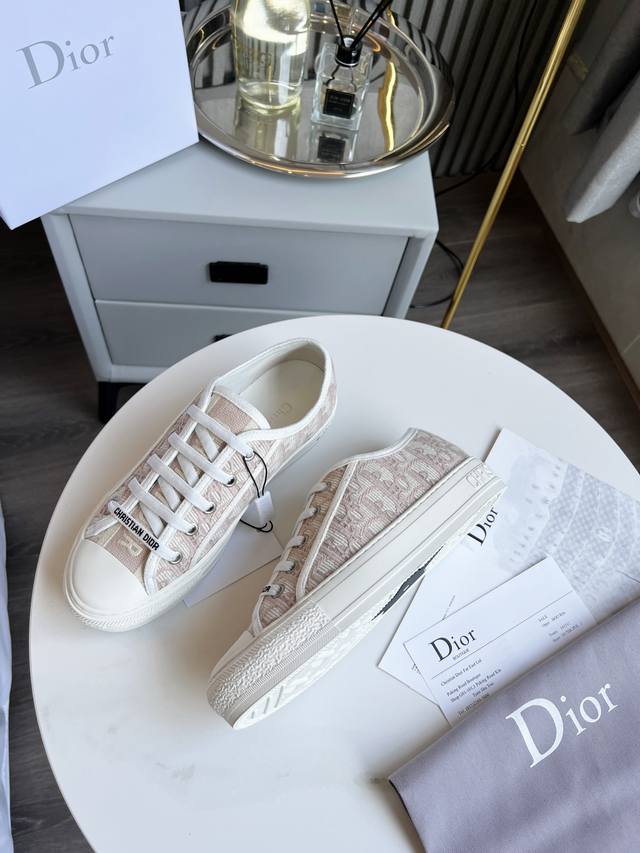 Yuan Dior Dior Spring/Summer new embroidered garden shoes crane series, original