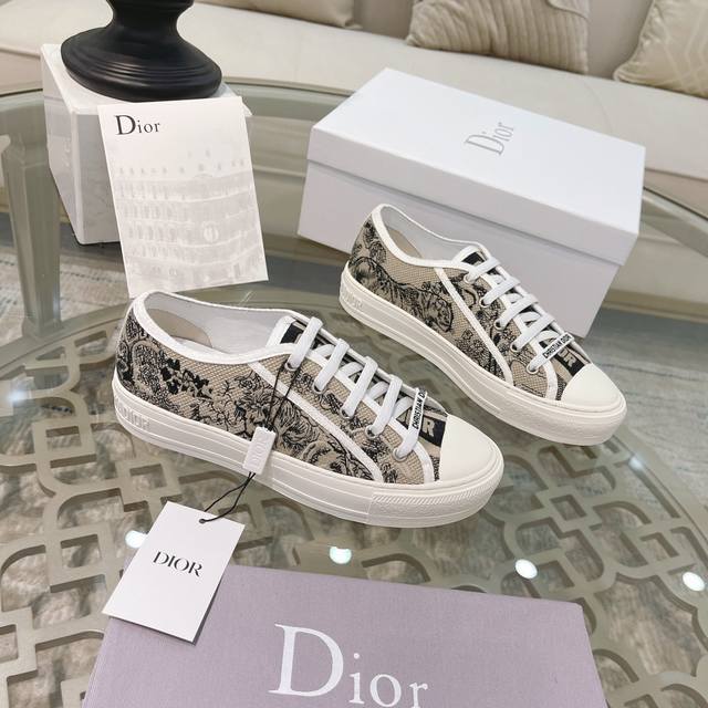 Dior Spring/Summer new embroidered garden shoes, original replica, counter packa