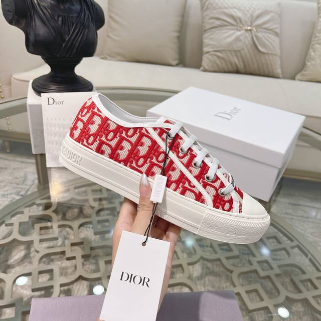 Yuan Dior Dior Spring and Summer new embroidered garden shoes, original replica,