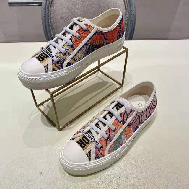 Yuan Dior Dior Spring/Summer new embroidered garden mandarin duck shoes, origina