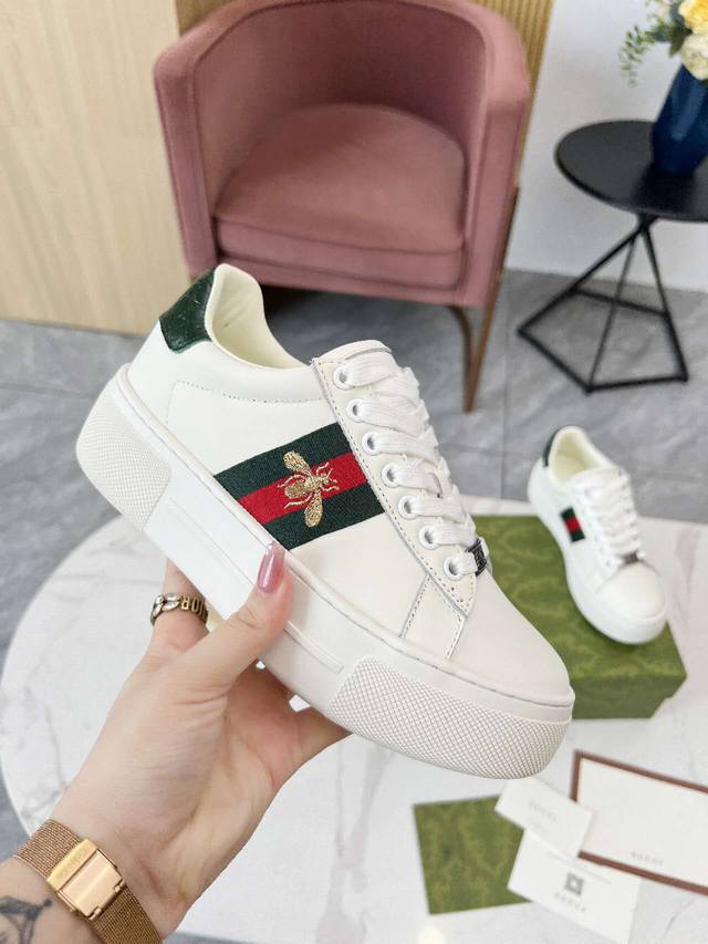 real price on Xiaohongshu. New Gucci classic women's thick-soled white sneakers.