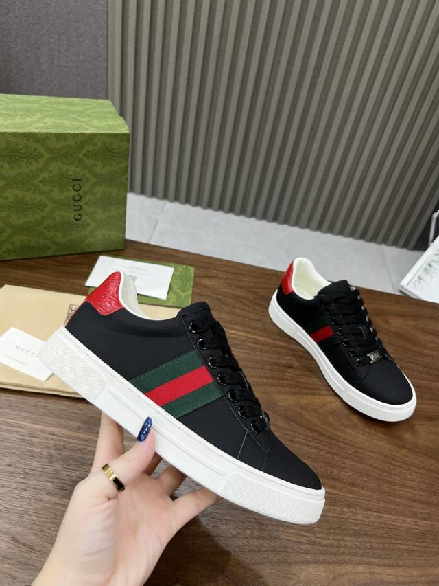 Authentic Gucci new classic couple's sneakers, white sneakers. Copy the official