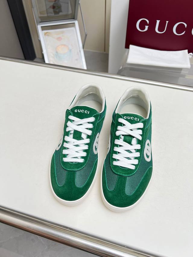 High-end factory version of Gucci's latest German training shoes. Double G leath
