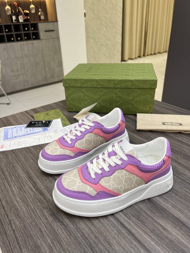 G's latest blockbuster white sneakers, a blend of sporty and casual styles, offe