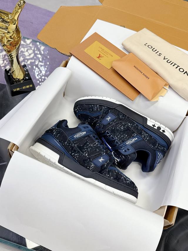 Factory Price: Men's sizes are being added in new colors. Officially developed a