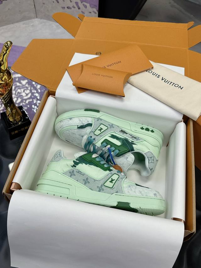 Factory Price: Couple's Airplane Box 10. New colors are being added. Officially