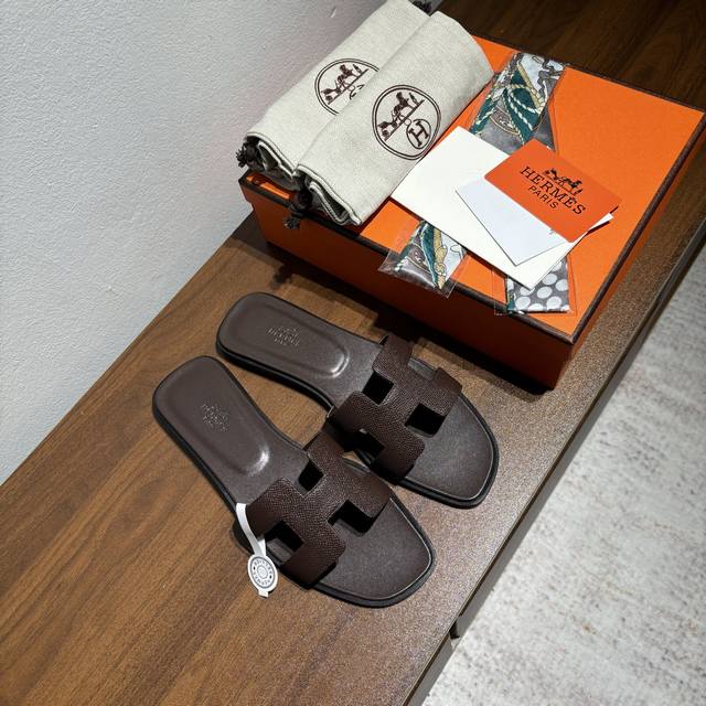 Factory price Pp: Free random matching silk scarf Brand: Hermes official website