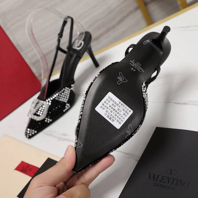 Top-quality Valentno Valentino colored diamond Rockstud series fashion shoes, in