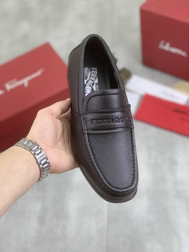 Factory Price (P) Real Price Salvatore Ferragamo's latest men's casual business