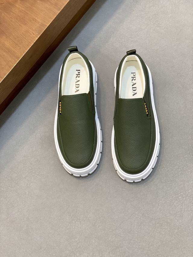 Prad* 2025 new high-end men's sneakers. These stylish and versatile sneakers are