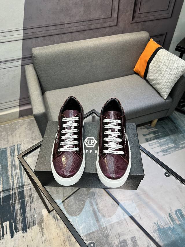 Hilipp Plein men's shoes, a high-end brand, feature imported top-grain cowhide a