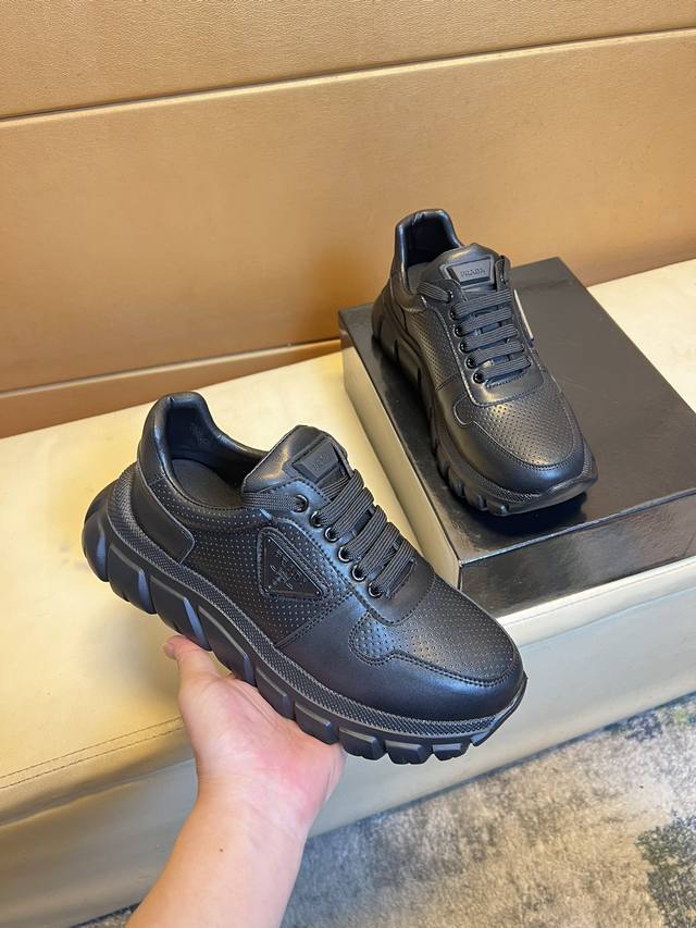 Prada top purchasing agent men's Hong Kong counter simultaneous sale. Sole: orig