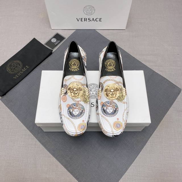 Factory Price Men's Sports Shoes Original Versace, New Style, Versace has once a