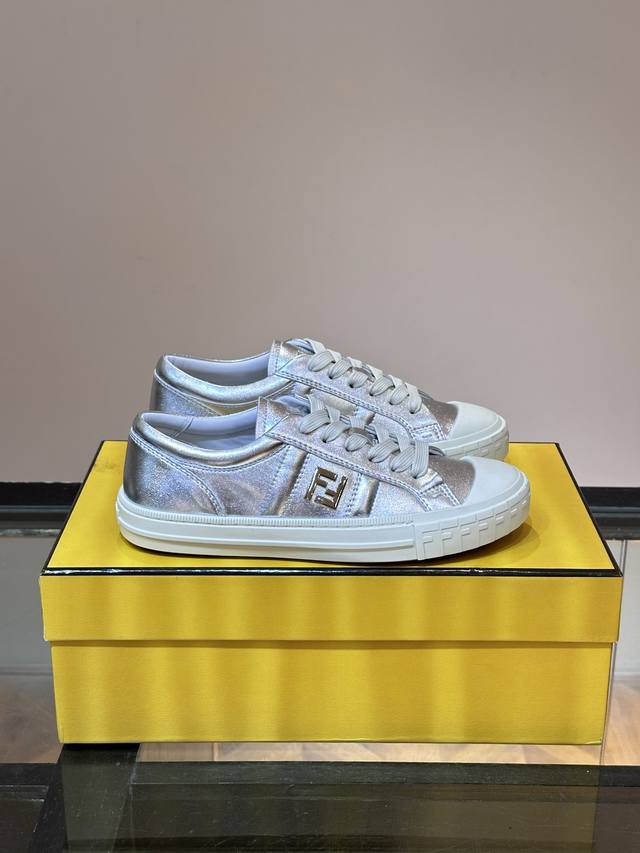 Factory Price Men's Sports Shoes Original Fendi Casual Sneakers and Skateboardin