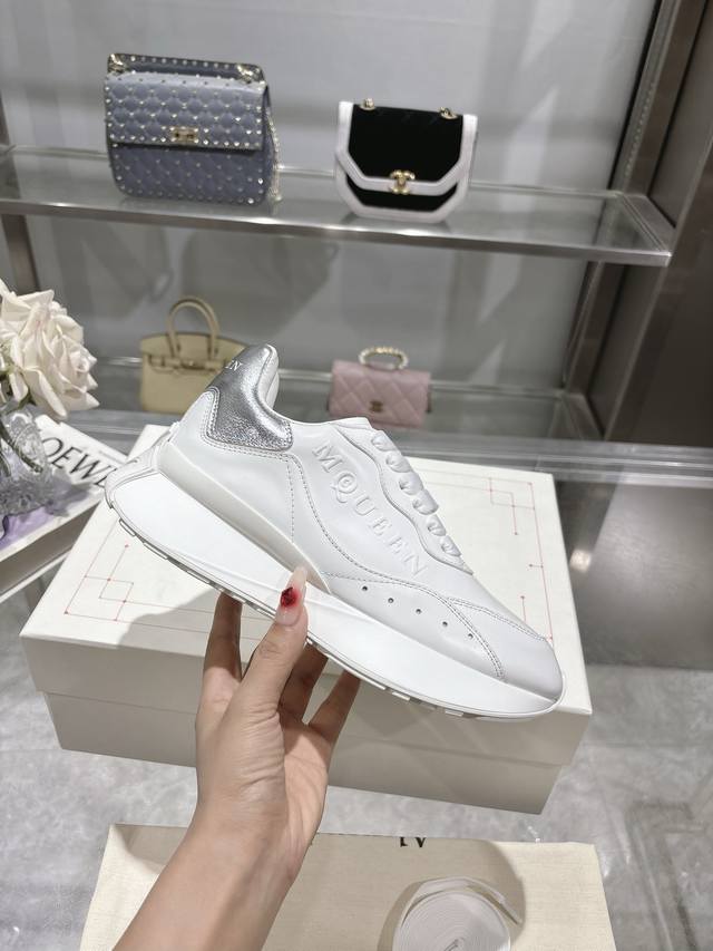 Factory Price: Original Alexander McQueen women's sports shoes. 2025 Spring/Summ