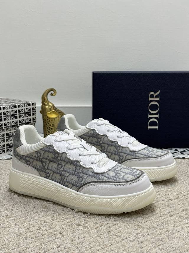 Factory Price: P Men's Sports Shoes. These premium Dior low-top casual sneakers