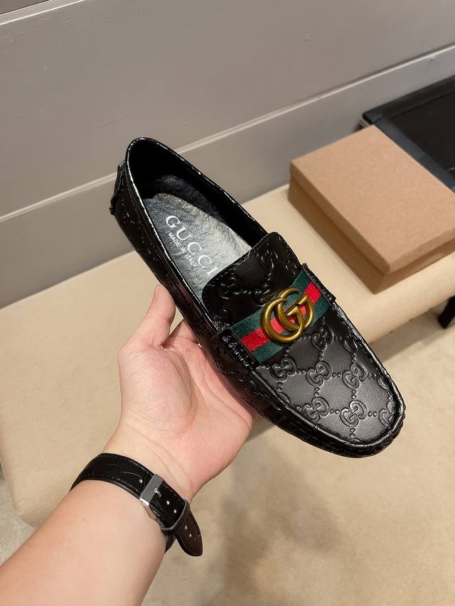 Factory Price Men's Sports Shoes, Original Gucci. Gucci has been a revelation in