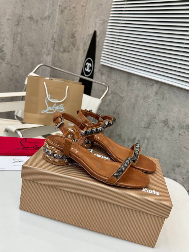 Factory Price Women's Sports Shoes, Original, Top-Rated, Authentic, and Availabl