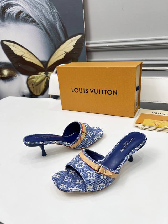 your queenly style with a 5.5cm heel height for a stylish look without feeling t