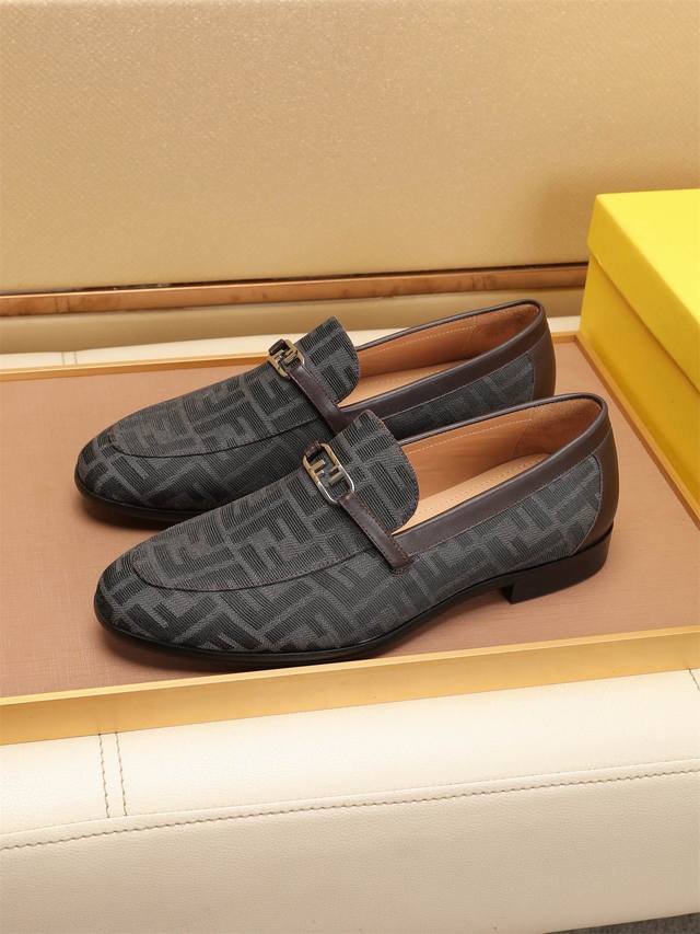 factory price men's men's sports shoes original Fendi latest men's formal leathe