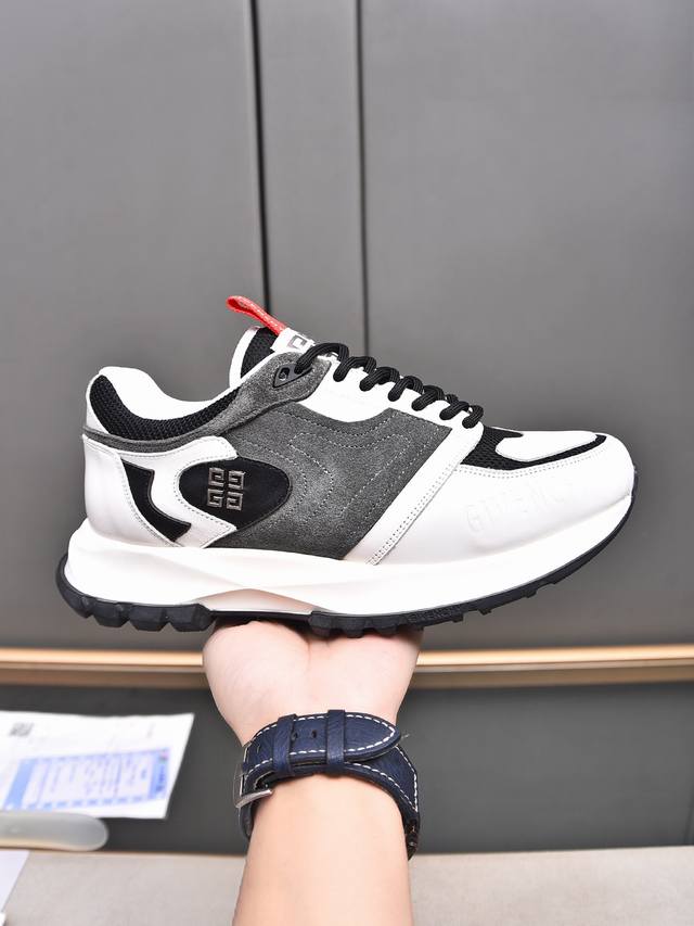 Givenchy's latest men's casual sneakers, featuring imported cowhide uppers! Brea