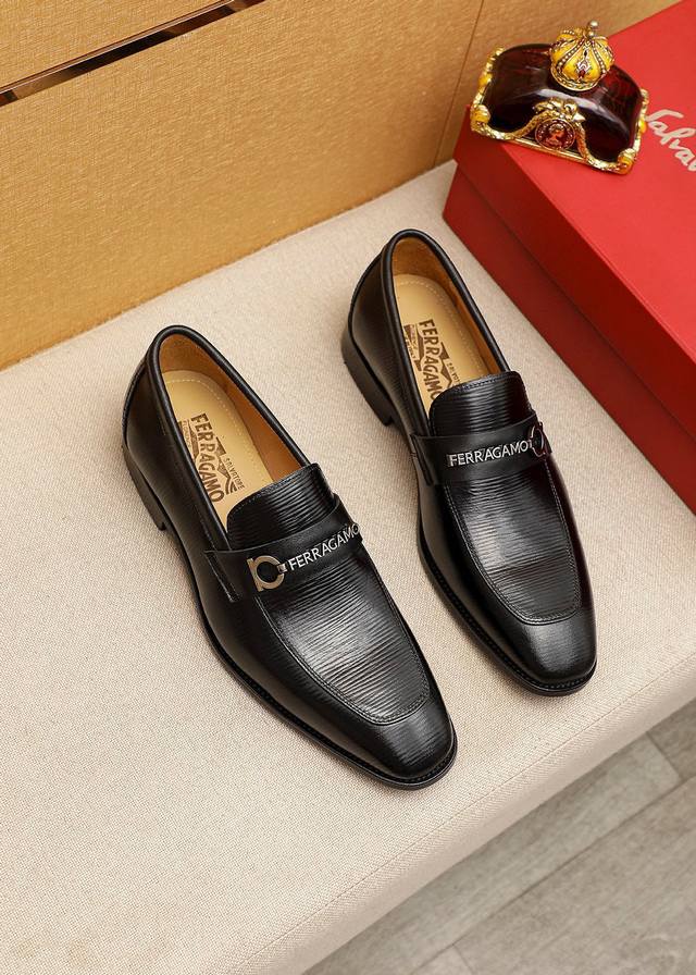 Product Trademark: Ferragamo Salvatore Ferragamo Casual Leather Shoes Standard S