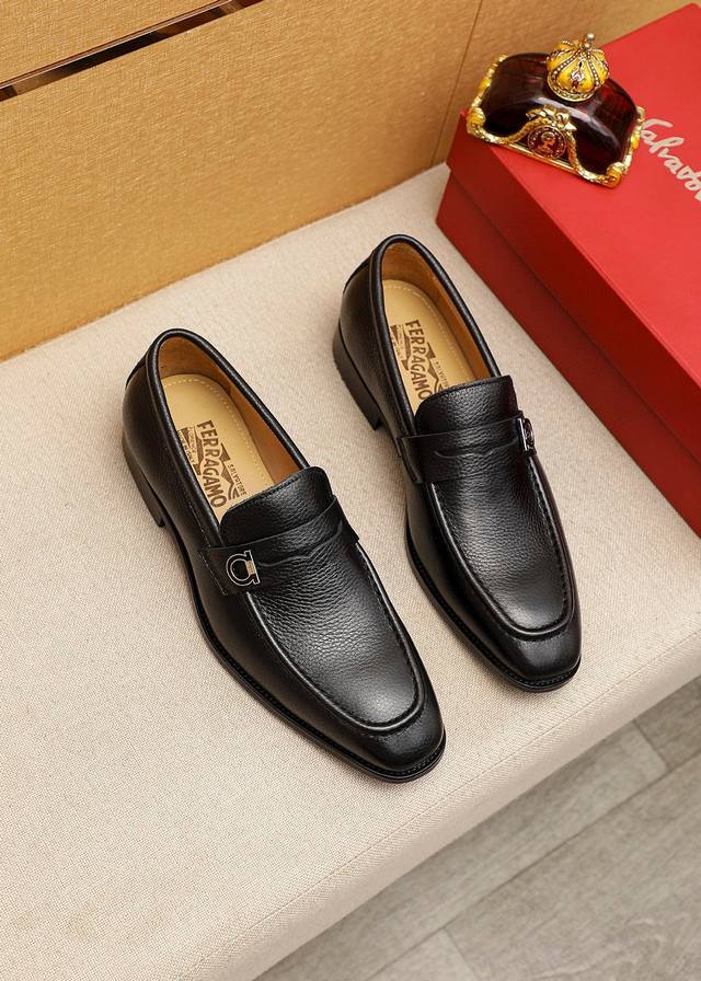 Product Trademark: Ferragamo Salvatore Ferragamo Casual Leather Shoes Standard S