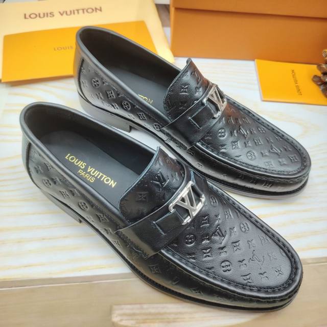 Factory Price Louis Vuitton New Men's Casual Business Leather Shoes are replicas