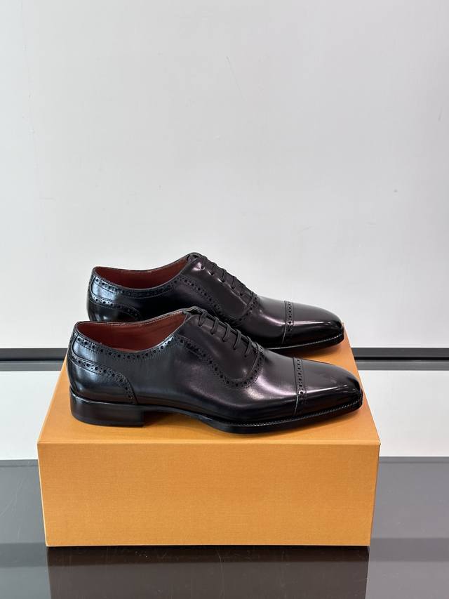 LV~High-end men's formal casual leather shoes, classic style, high-end atmospher