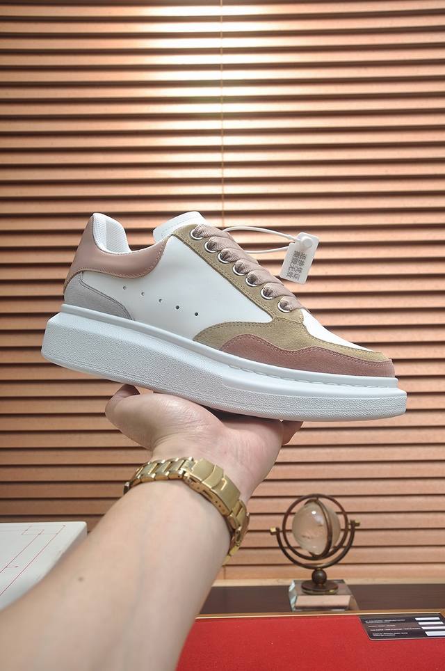 Factory Price: P. The highest-end McQueen couple's pair: Women's 35-40, Men's 38